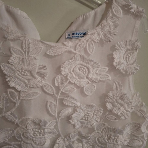 Mayoral white dress with 3D floral designs and tulle, like new, 10 years