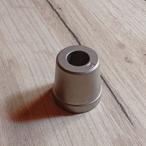 Titanium pen holder like new, versatile for office use