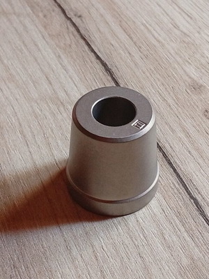 Titanium pen holder like new, versatile for office use