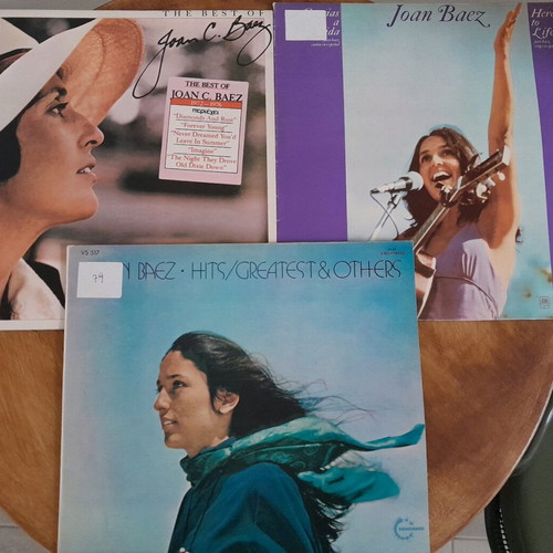 Joan Baez vinyl records like new, set of 3