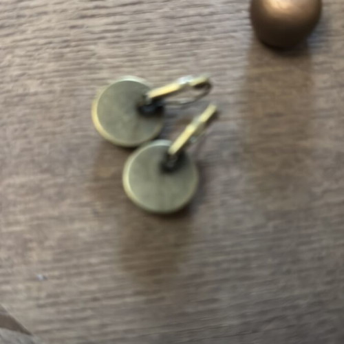 Bronze earrings new with blue stone classic