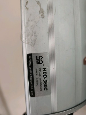 Fluorescent light for aquarium used, missing plug