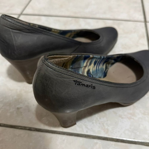 Tamaris women's pumps size 38, grey, lightly used