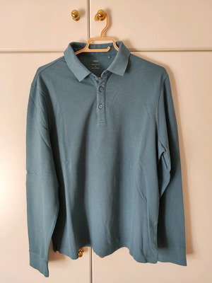 Marks and Spencer men's polo shirt like new, size medium, petrol color