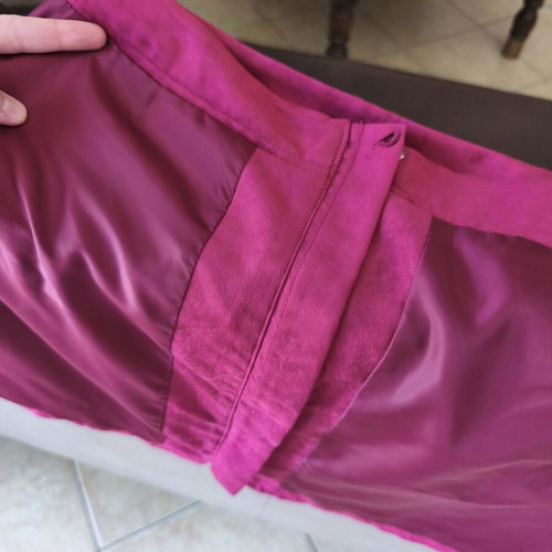 H&M Divided Burgundy Suede Mini Skirt Size 40 like new