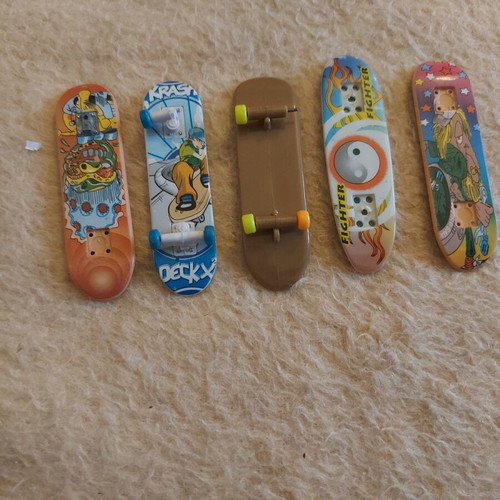 Finger skateboard used, pack of 11 with equipment
