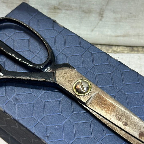 Vintage Japanese Sewing Scissors used, professional cutting tool