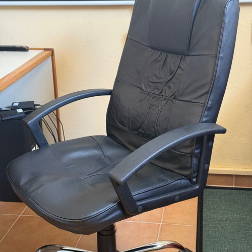 Executive office chair black faux leather with reclining and adjustable height