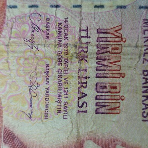 Collectible Turkish lira banknotes used (1970)