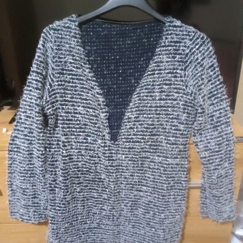 Long-sleeve fur sweater medium like new, warm