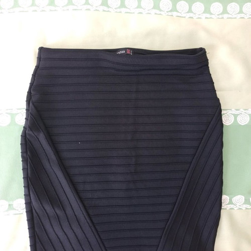 Bershka black fitted skirt size S used