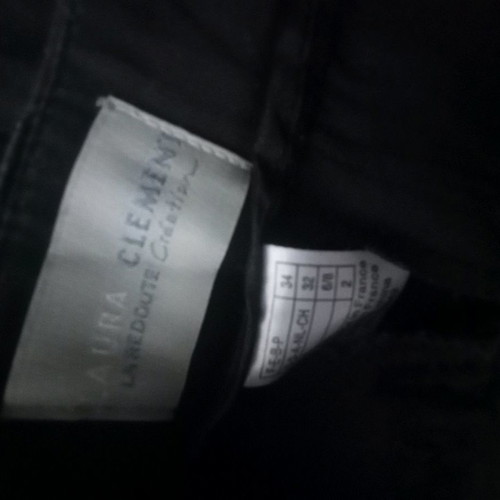 Laura Clement black capri pants used