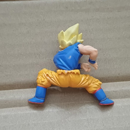 Son Goku figure from Dragon Ball Z like new