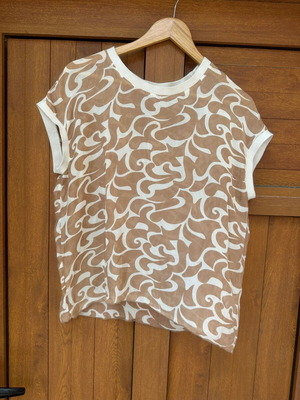 Silk T-shirt Graumann size M like new, beige and white