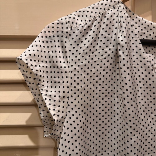 Polka dot short-sleeve shirt H&M medium like new with v-neck