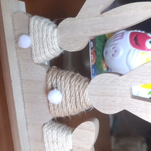 M&Ms Easter set new with metal box and wooden decoration