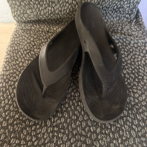 Crocs ladies flipflops black size W11 used