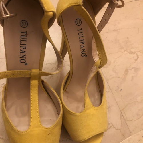 Yellow suede sandals like new, 14cm heel, size 37