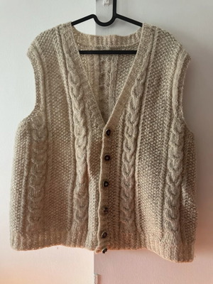 Wool vest beige like new, size Medium