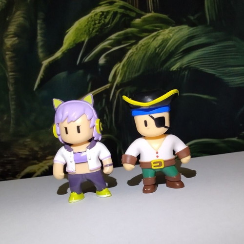 Stumble Guys figures Pirate Seadog (S3) & Streamer Sophia (S2)