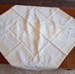Square tablecloth with delicate white flowers and gold details, like new