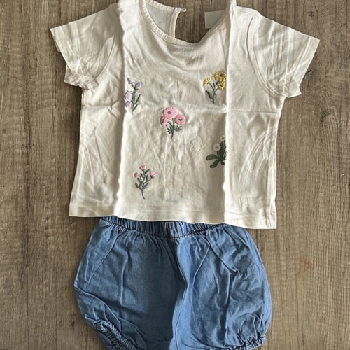 Baby clothing set like new, 12 pieces for 9-12 months