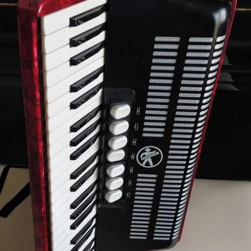 Hohner Bravo III 120 Accordion like new