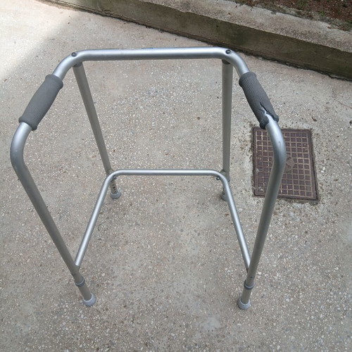 Orthopedic aid used with minor wear