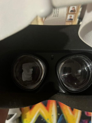 Meta Quest 2 VR headset like new