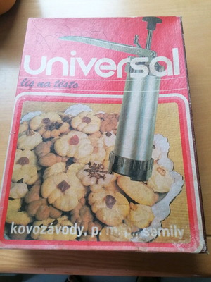 Cookie machine used with many attachments and instructions