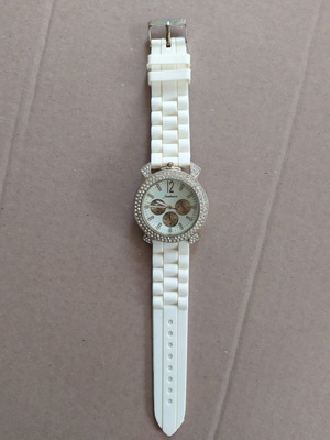 Watch new in excellent condition