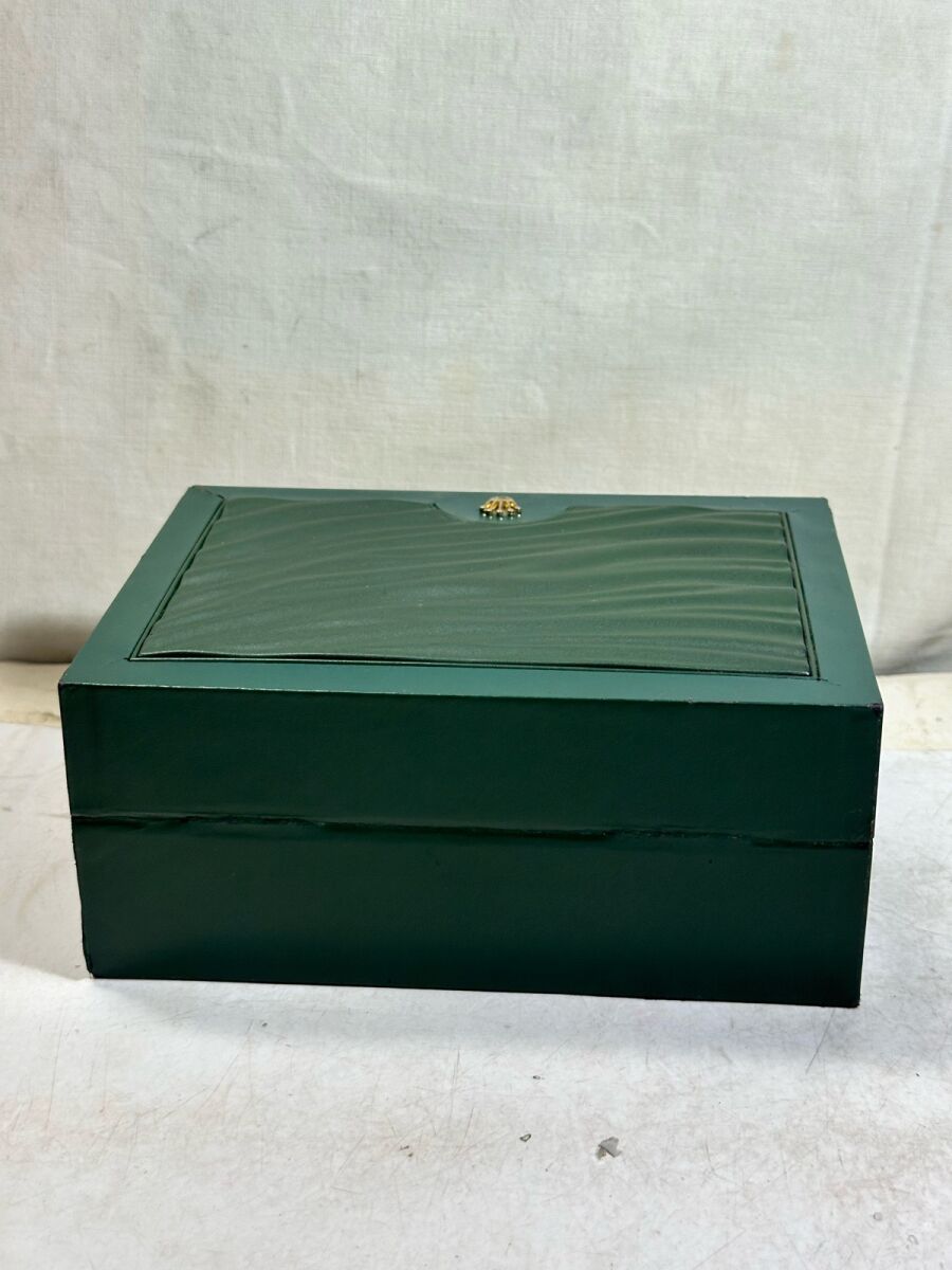 Authentic Rolex Green Watch Box Model… - € 100,00 - Vendora.cy Authentic Rolex Green Watch Box Model… - € 100,00 - Vendora.cy