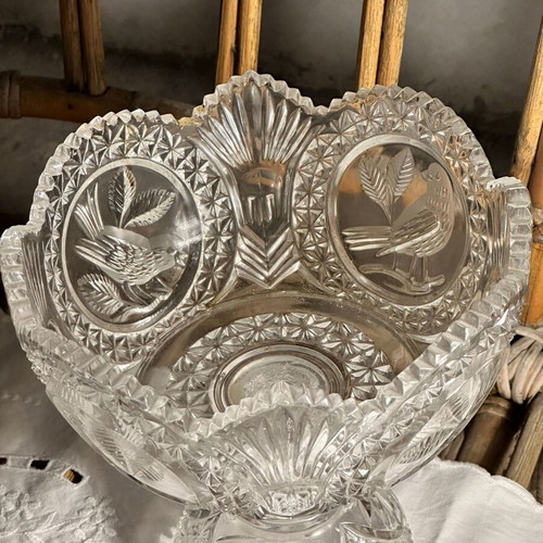 Crystal fruit bowl used with embossed design and foot