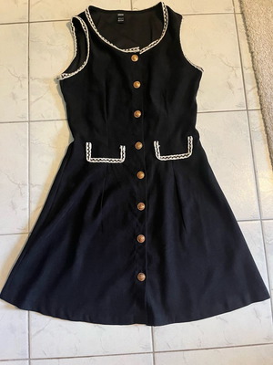 Short dress black, like new, size XS