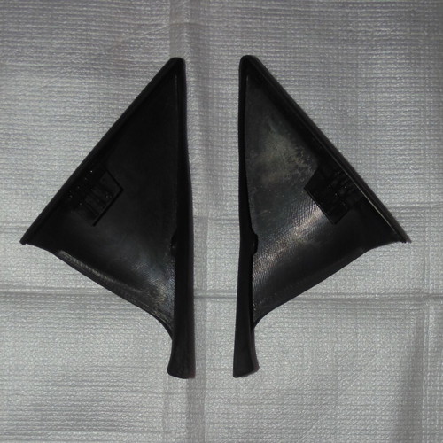 2 internal plastic door triangles for Alfa Romeo GTV/Spider 916, like new