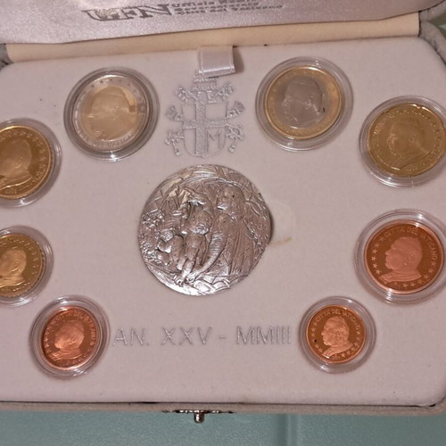 Vatican 2003 Euro Proof Set with Silver Medal mint condition