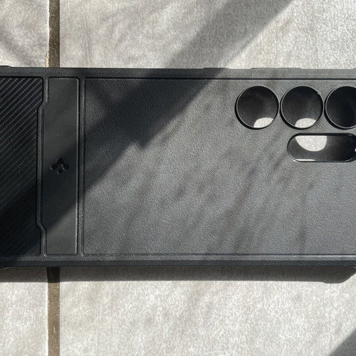 Spigen case for Samsung Galaxy S24 Ultra like new