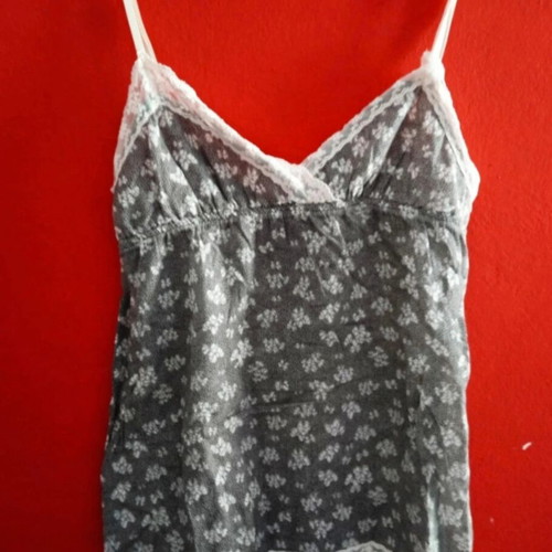 Gray top with lace size S/M like new