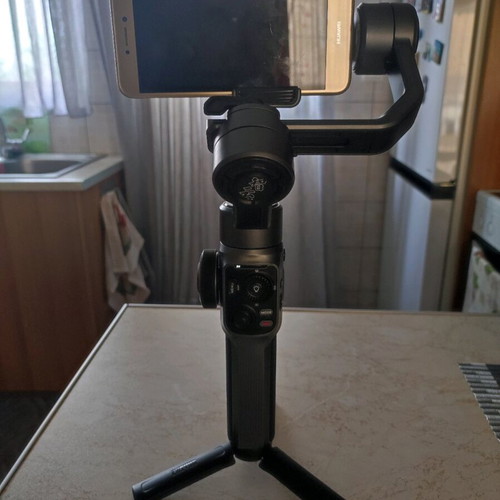 Zhiyun Smooth 5 Mobile Gimbal like new with 3-axis stabilizer