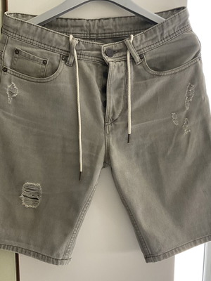 Acme men's beige bermuda shorts, size S
