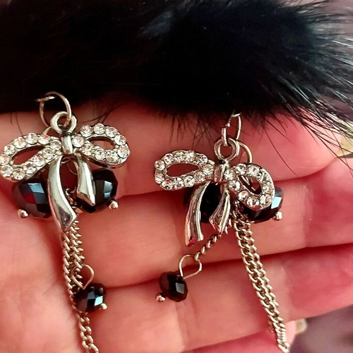 Earrings with black pom pom and rhinestones new