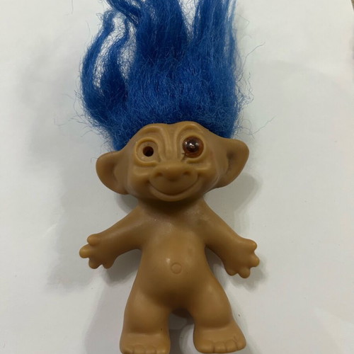 Efxoulis toy used, missing eye