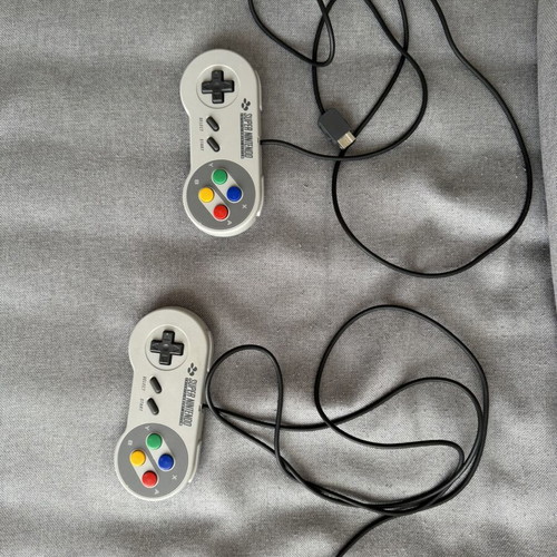 Super Nintendo Mini Classic like new, includes all cables