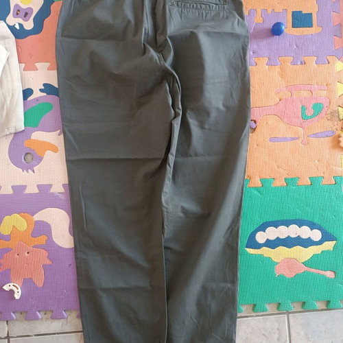 Benetton pants khaki with elastic waistband like new, size 46 large