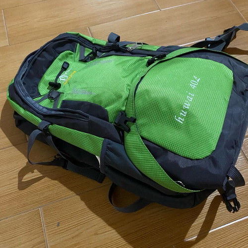 Backpack 40L like new, green