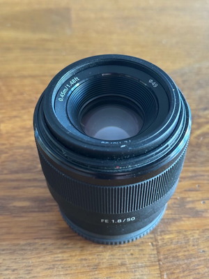 Sony 50mm f1.8 φακός μεταχειρισμένος με λίγα σημάδια χρήσης