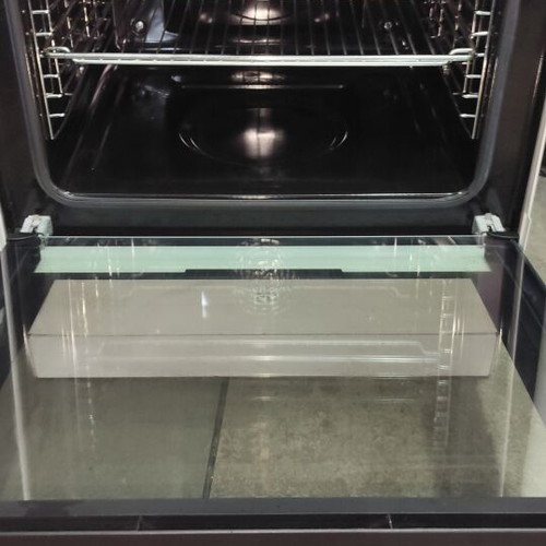 Electrolux Ceramic Stove like new, fully functional with two trays
