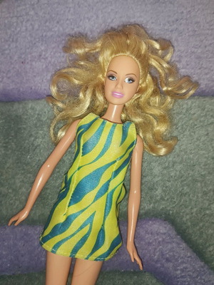 Barbie y2k used with 1999 body and 2005 head