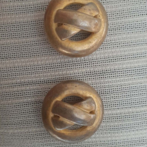Vintage Clip-on Earrings in Matte Gold Tone like new