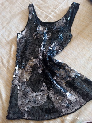 Sequin top new, black